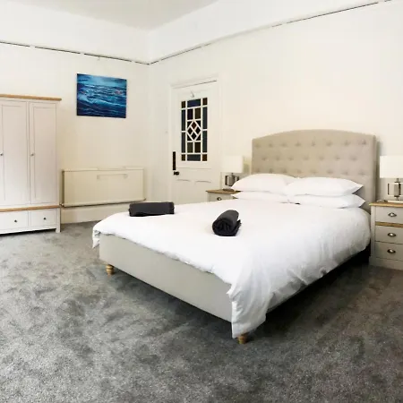 Summer Breeze. 3-Bed Apartment Close To The Beach Bournemouth Exterior photo