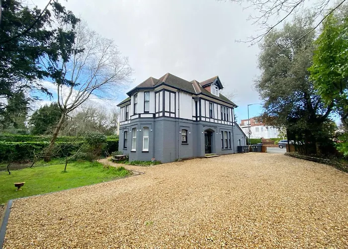 Summer Breeze. 3-Bed Apartment Close To The Beach