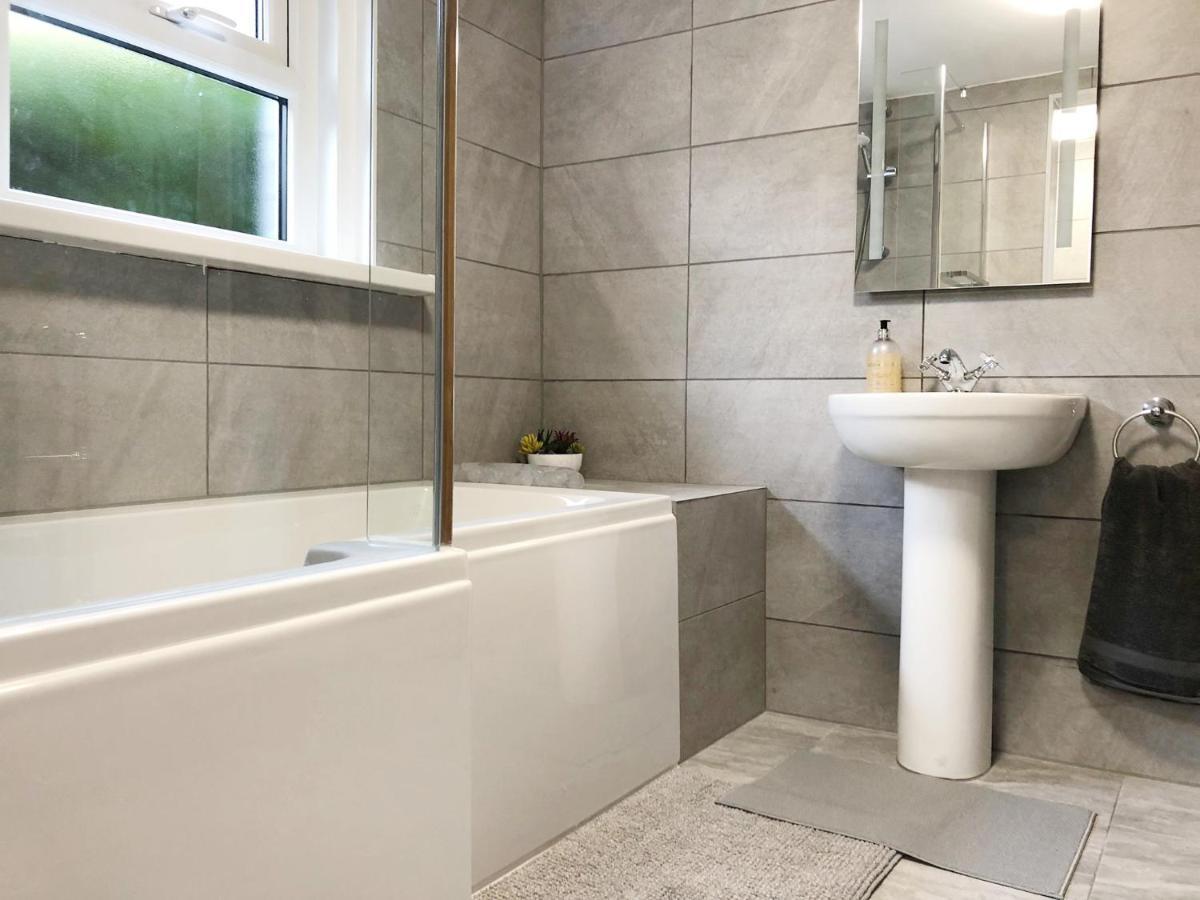 Summer Breeze. 3-bed Close To The Bournemouth