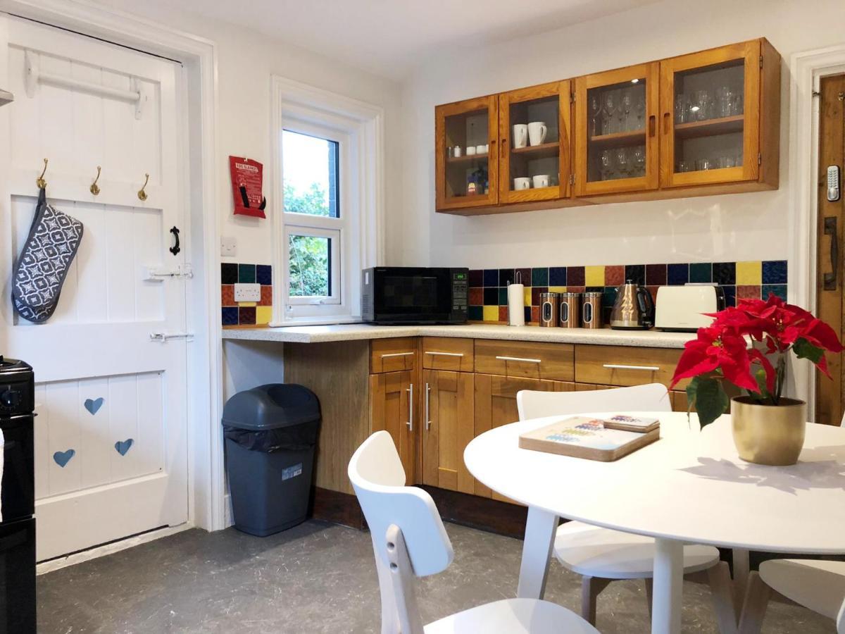 Summer Breeze. 3-bed Close To The Bournemouth