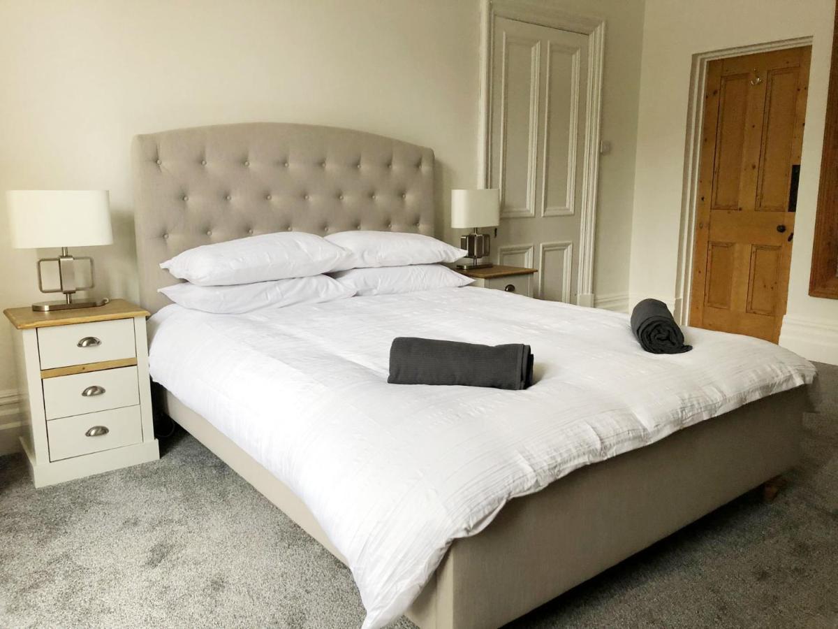 Summer Breeze. 3-bed Close To The Appartement