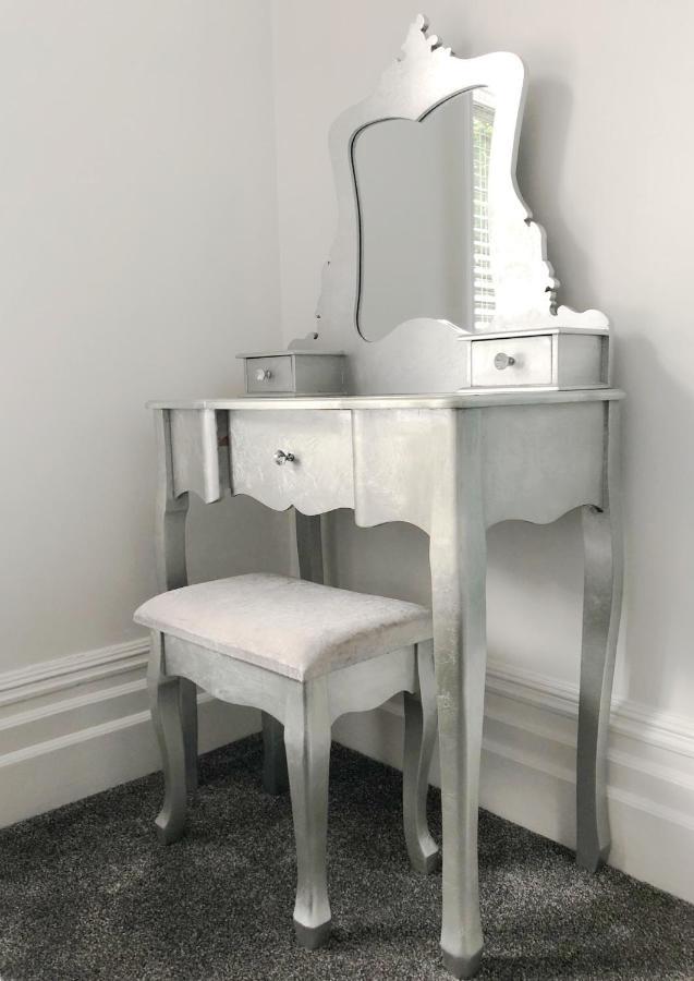 Summer Breeze. 3-bed Close To The Apartment